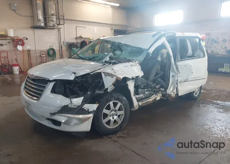 2010 Chrysler Town & Country Touring from USA, damaged, VIN 2A4RR5D19AR257463